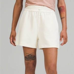 Lululemon Softstreme high rise short 4”